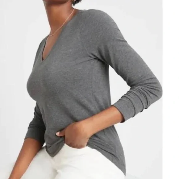Banana Republic V-neck Timeless Tee – Long Sleeve – Charcoal Gray – Size S - Picture 1 of 5
